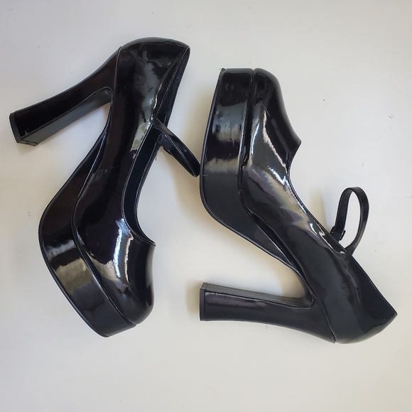 NEW Black Patent Leather Mary Jane Heels - Picture 4 of 6